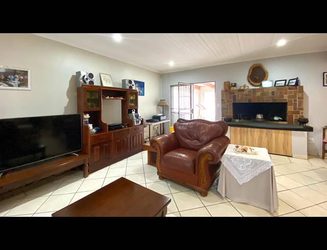 5 BEDROOM HOUSE FOR SALE IN PORT OWEN